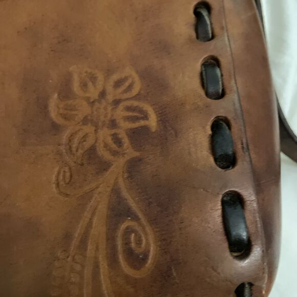 Vintage Leather Floral Tooled Shoulder Bag Saddle Bag 9x9.5 in - Picture 12 of 12